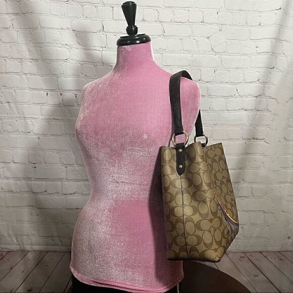 COACH X MICHEL JEAN BASQUIAT Pez Dispenser limited edition town bucket bag nwt - Picture 3 of 16